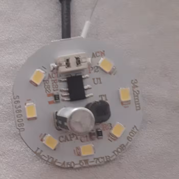 برد5وات خازن دار بدون فیلیکر وپرش نور مناسب تولید بک لایت وهالوژن این محصول نور بسیار خوبی دارد