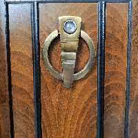 چشمی و درکوب زیتونی درب ورودی