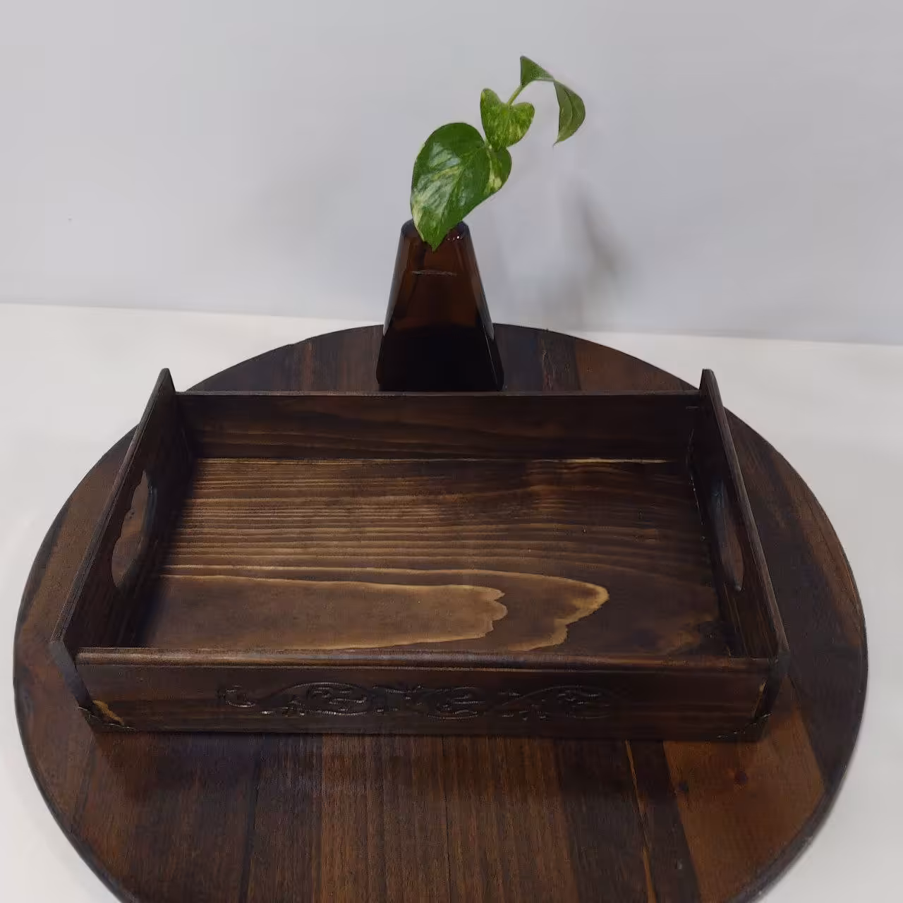 سینی چوبی مستطیل حکاکی شده یراق دار ابعاد 35 در 20 