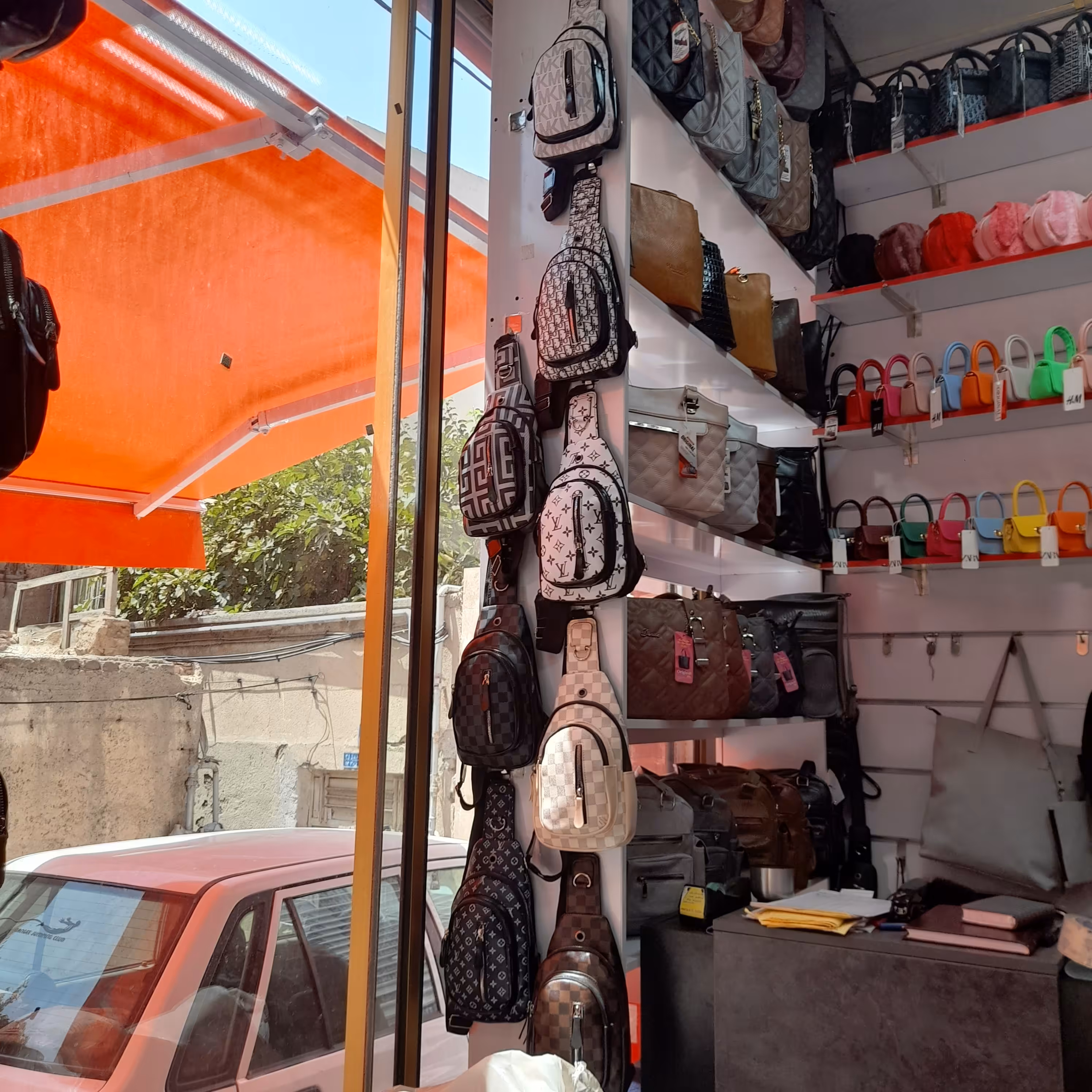 کیف بادی بگ چرم سه خانه زنانه اسپرت در رنگبندی شاد