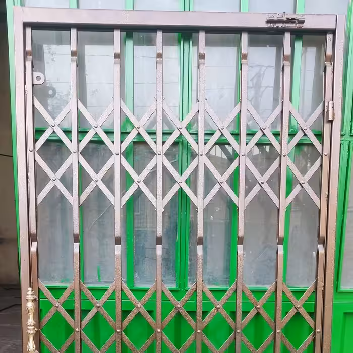 درب آکاردئونی، سه گل،8 ستونه،