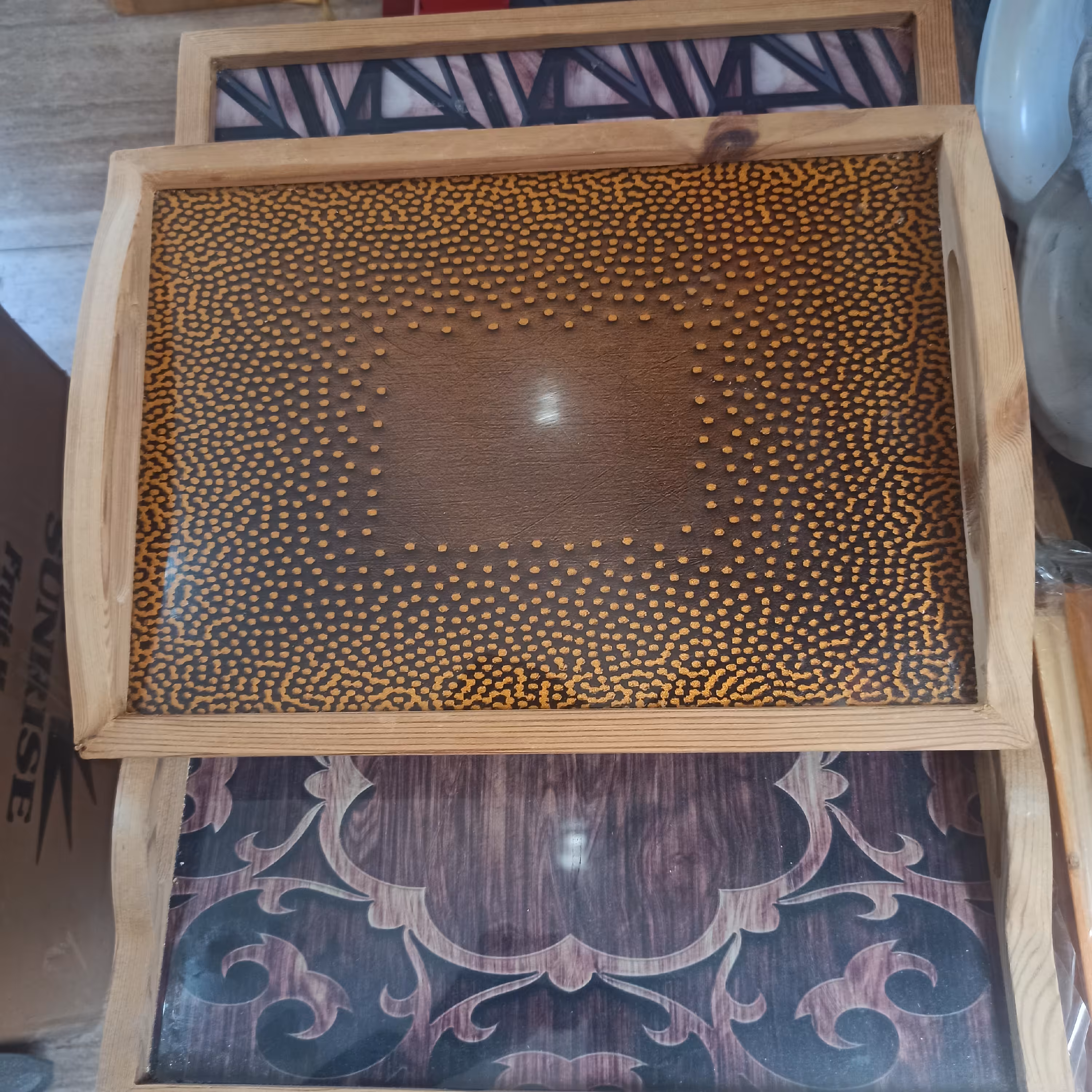 سینی چوبی کف ایینه ضداب قابل شستشو رنگ ثابت سینی زینو در لوازم خانگی کمالی185مشهد