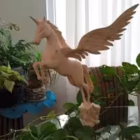 مجسمه چوبی اسب