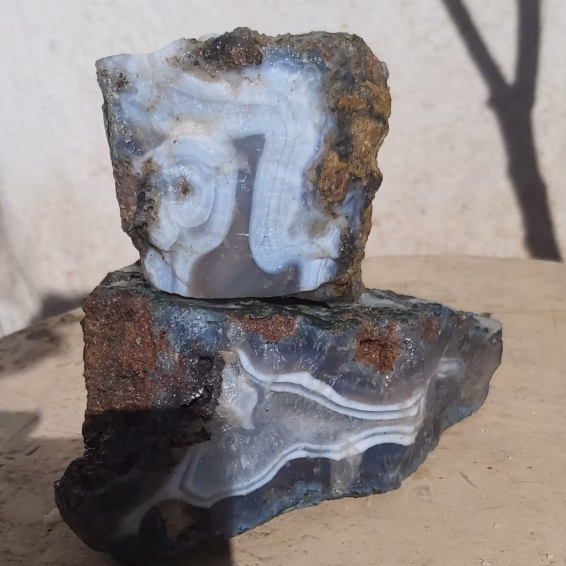 سنگ راف عقیق  سلیمانی زیبا
یک کیلوگرم با خطوط زیبا