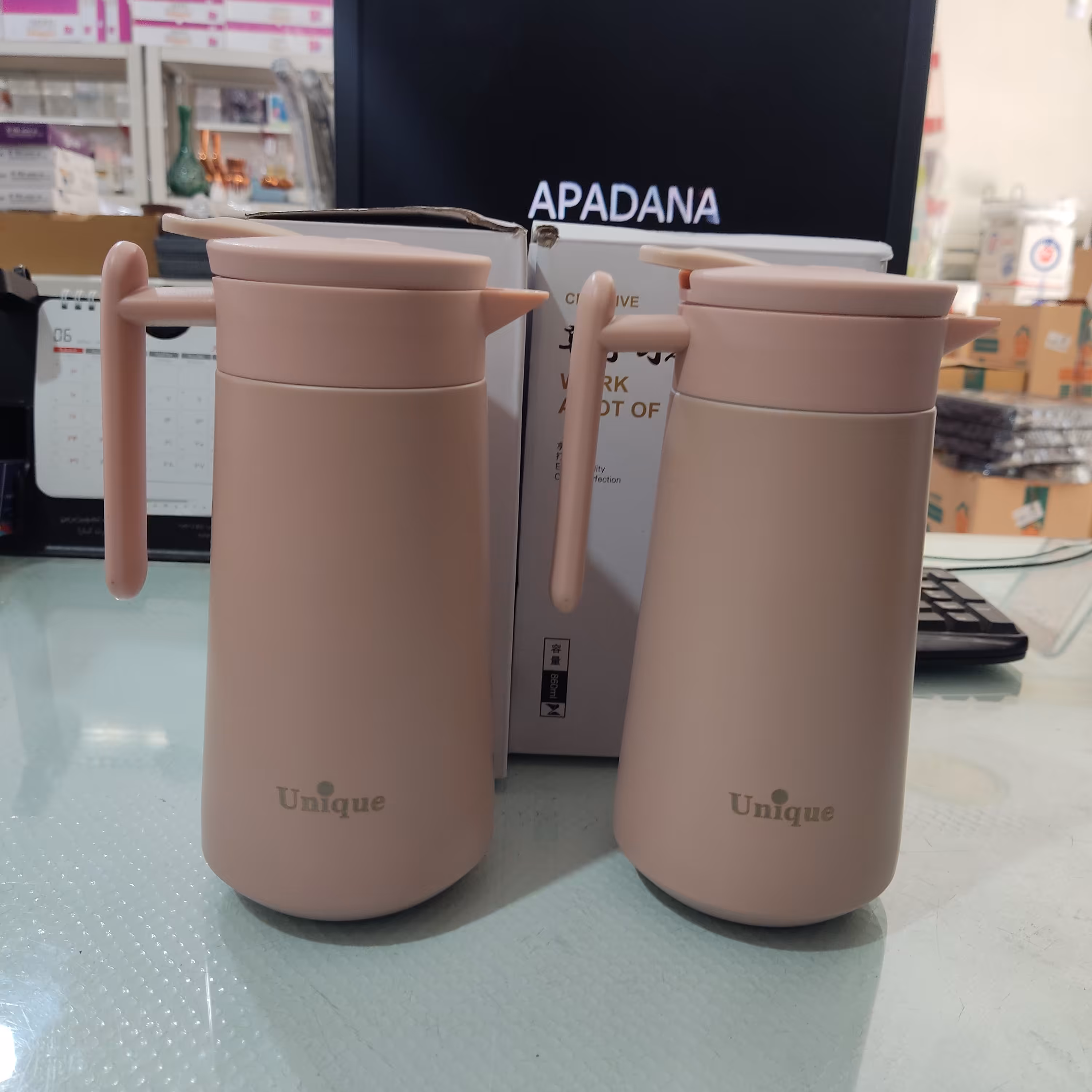 فلاسک دسته دار تمام استیل رنگی یونیک(unique)دارای کفه محافظ سیلیکون 010A