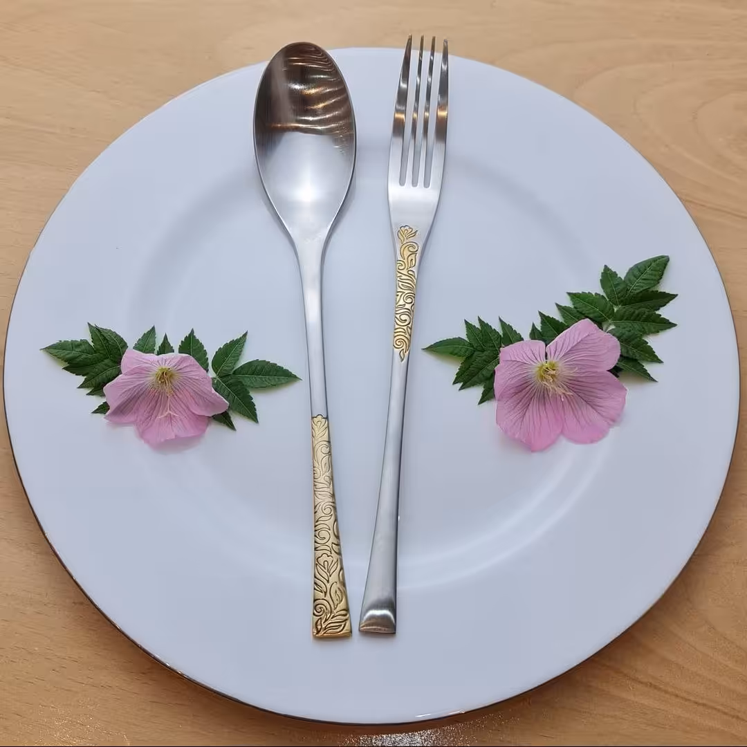 سرویس قاشق و چنگال 30 نفره رزنتال استیل طلایی مدل ویکتوریا 8833 G