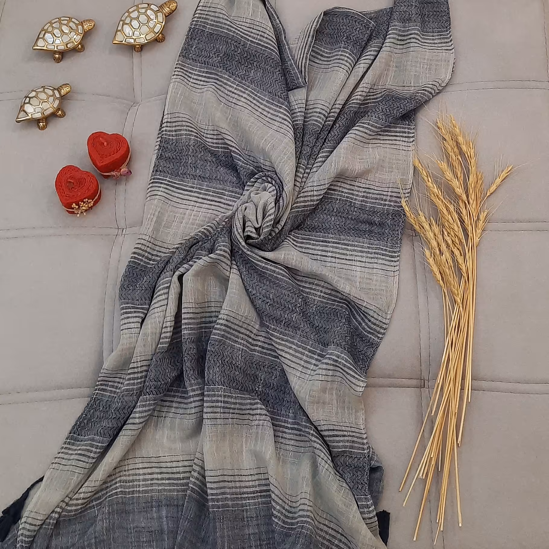 شال راه راه لینن