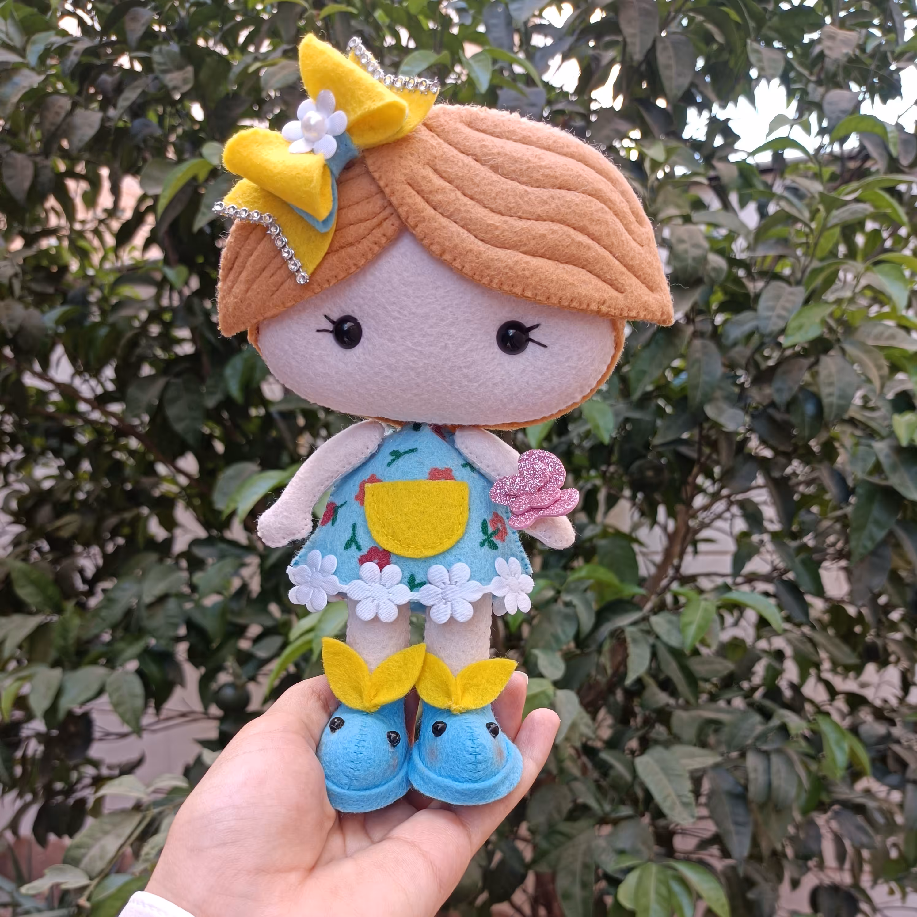 عروسک نمدی دختر  بانمک