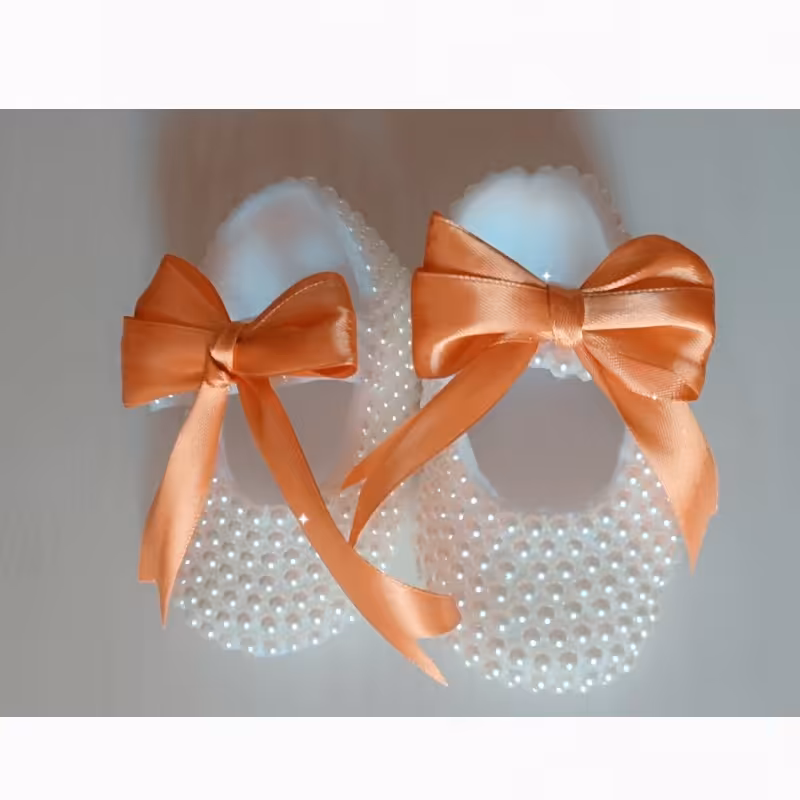 پاپوش نوزادی نمدی مرواریدی دخترونه اکسسوری