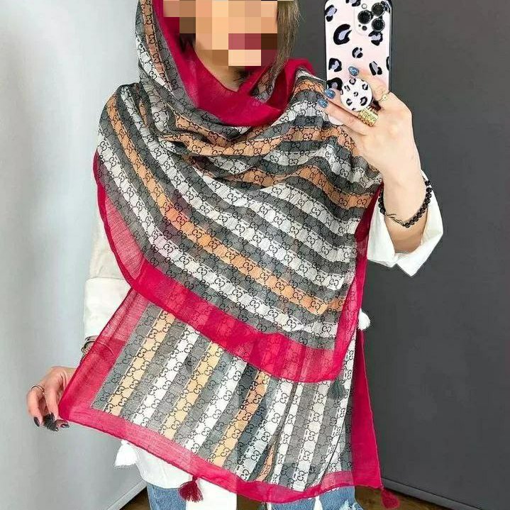 شال نخی زیبا با ترکیب رنگ خاص مدل منگوله دار کیفیت عالی