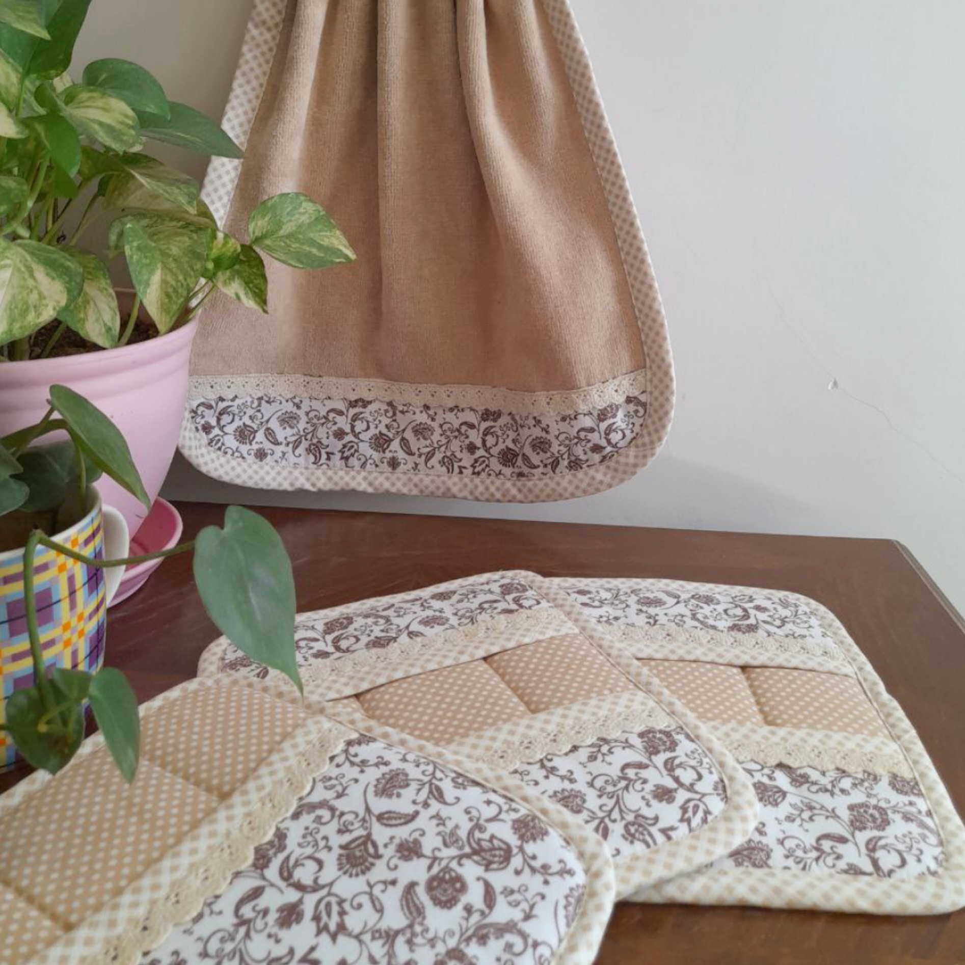 دستگیره مربعی و سفره پاک کن