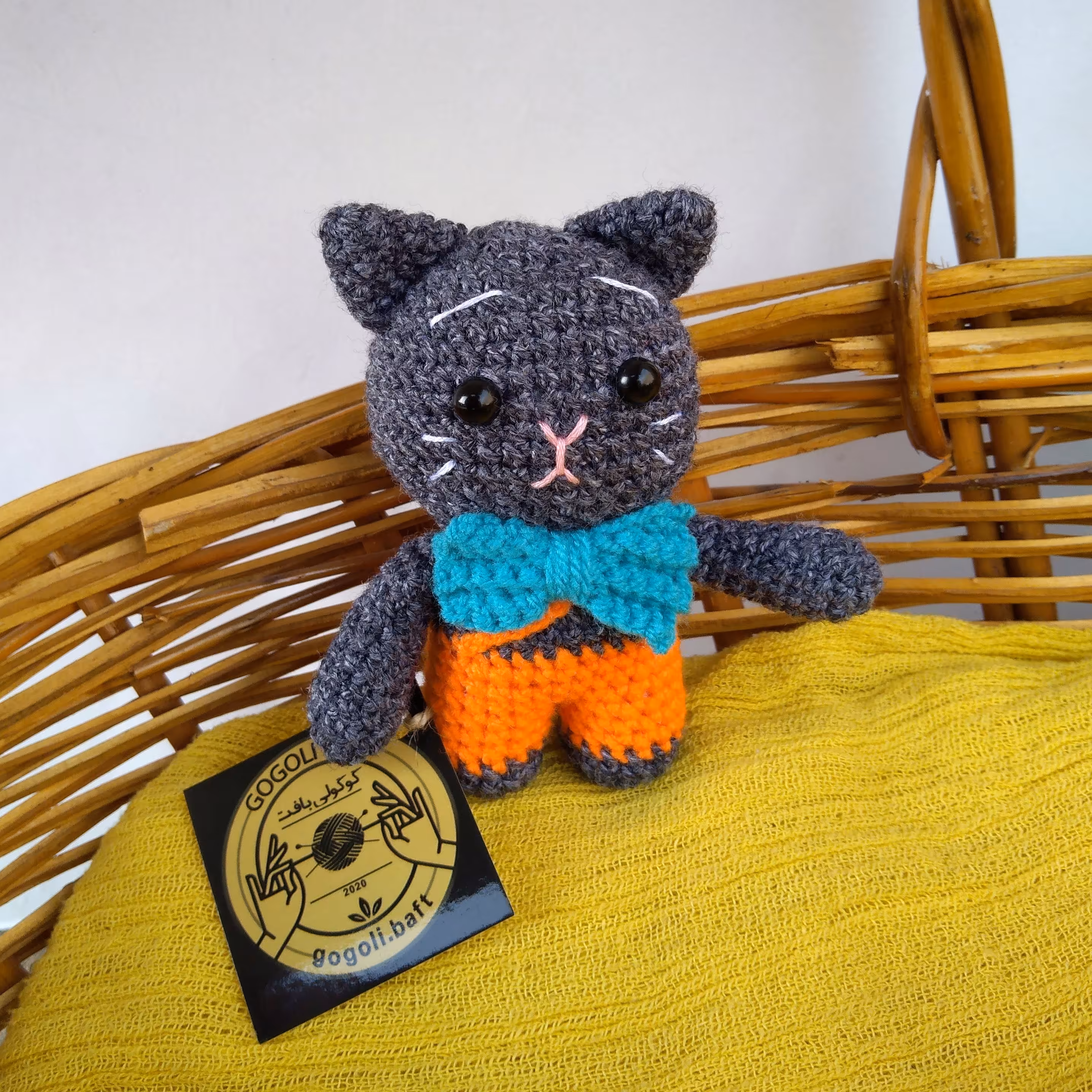 عروسک بافتنی گربه سیاه گوگولی