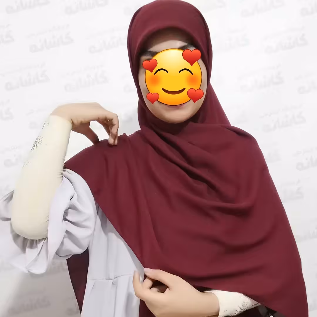 روسری کرپ حریر زرشکی