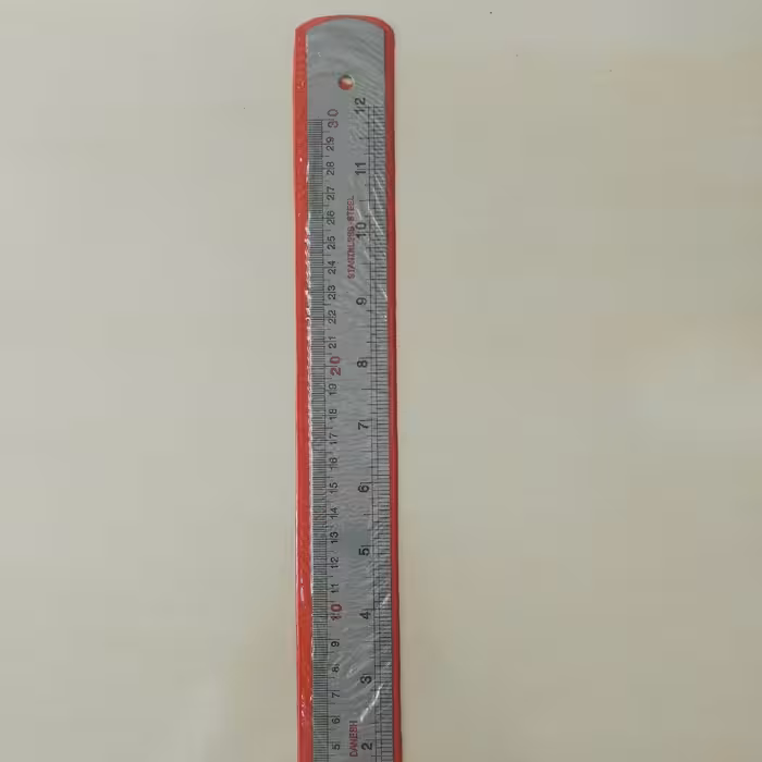 خط کش فلزی دانش