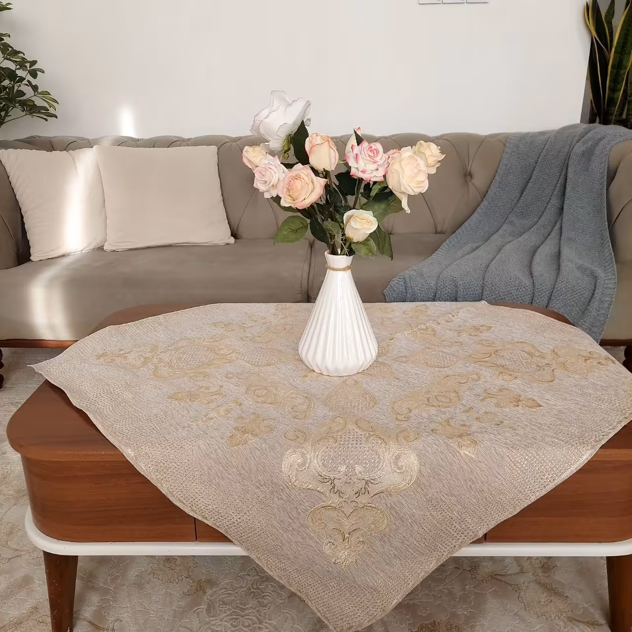 رومیزی مخمل ابریشم زیبا  بهترین کیفیت و تراکم بالا 