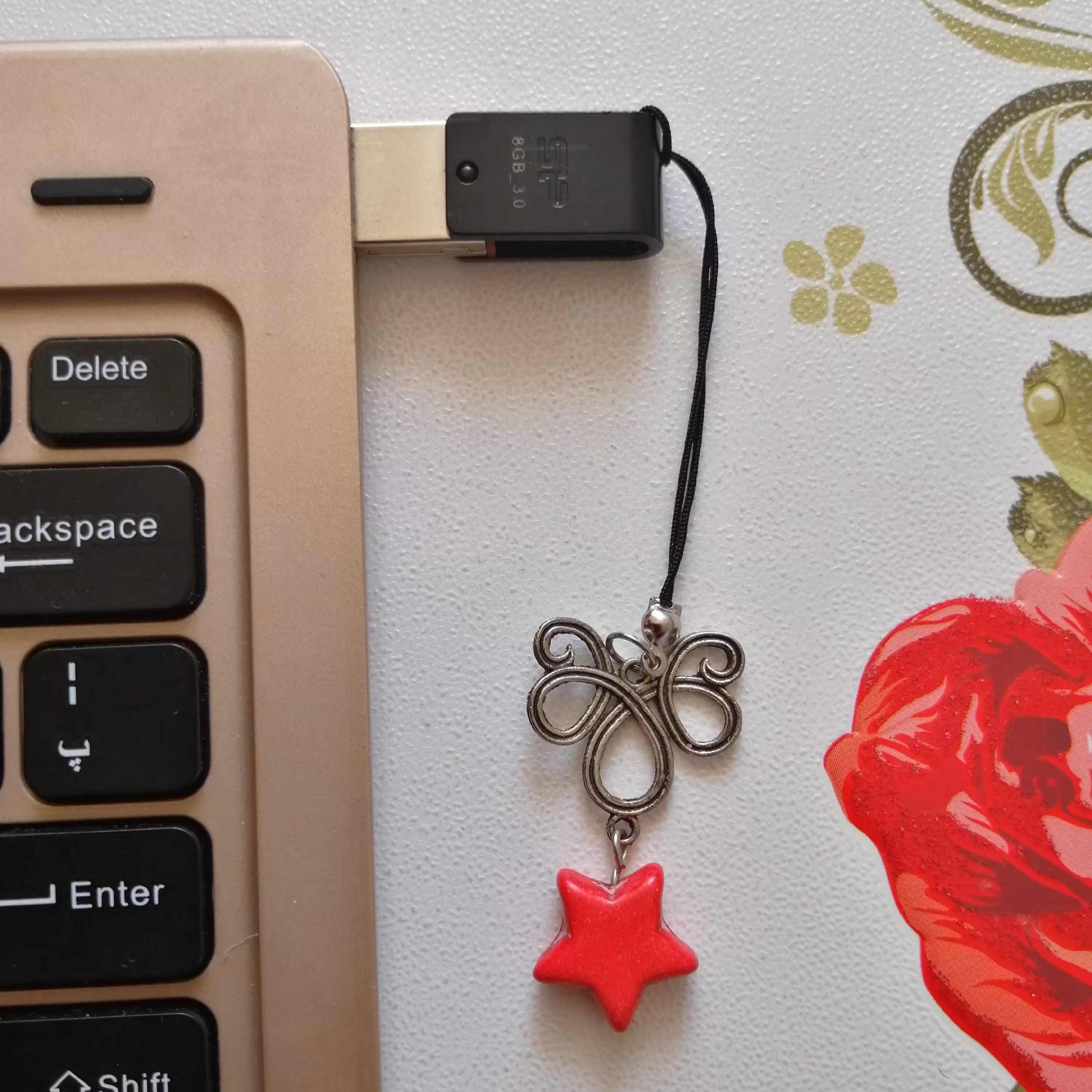 آویز فلش ستاره پیچک