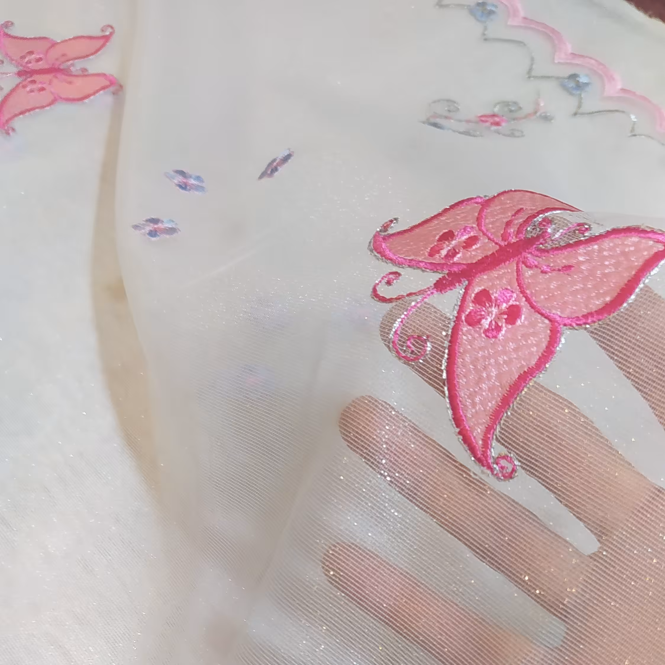 پارچه پرده حریر عروسکی 2