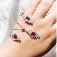 نیم ست جواهری نقره 925 اصل  ابکاری طلارنگ ثابت در 3رنگ نگین همراه با زنجیر 