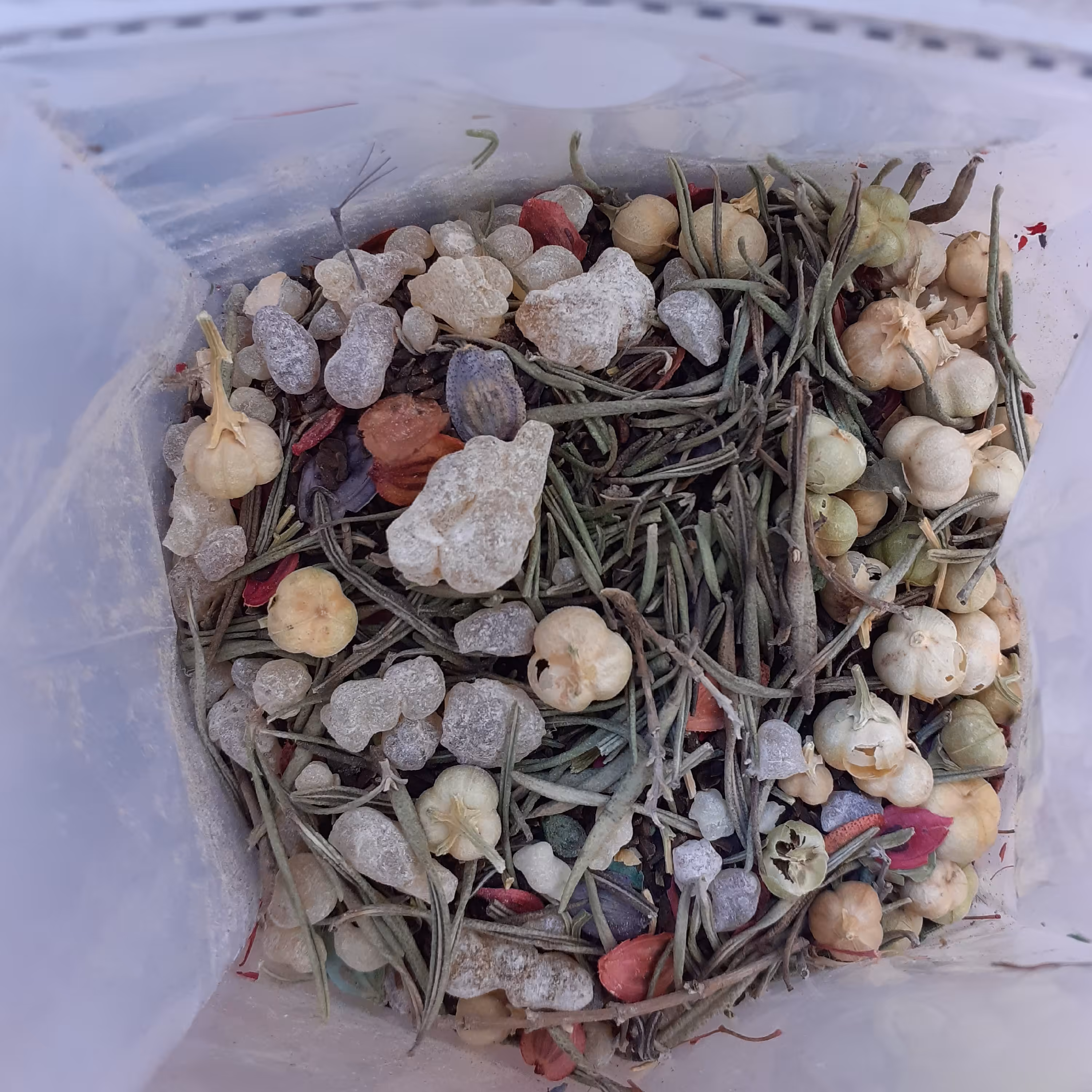 اسپند کامل،معطر و درمانی،دارای آتل باطل،اسپند قپه،کندر و گلپر ..بسیار خوش عطر 