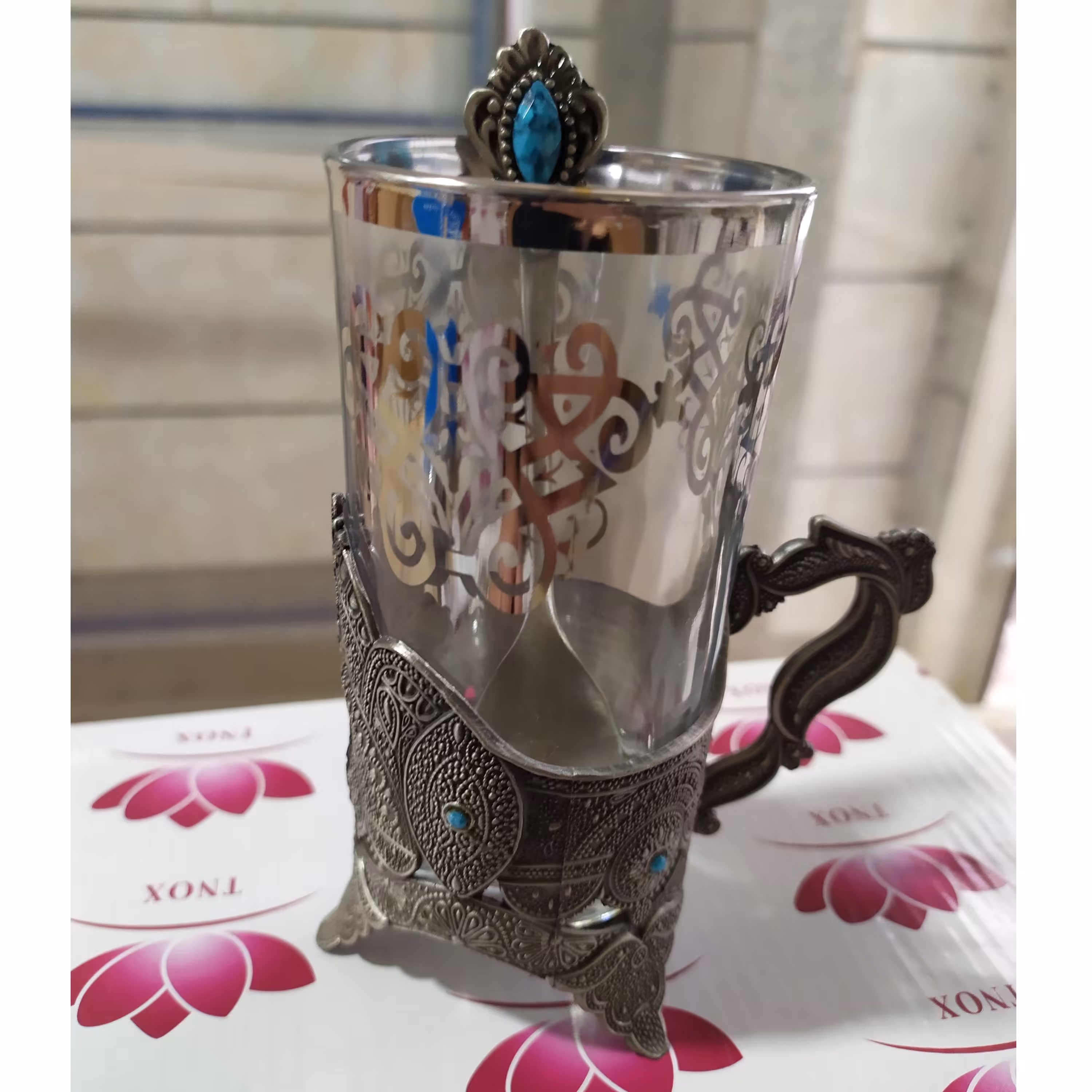 استکان چایخوری پیوتر نگین دار  با قاشق چایخوری نگین دار 