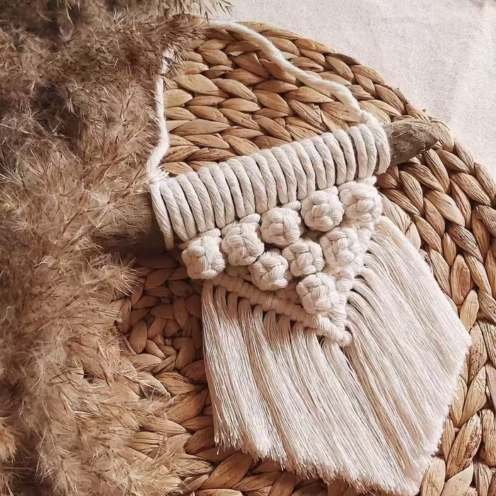 دیوارکوب مکرومه بافی رویخچالی یا ریسه