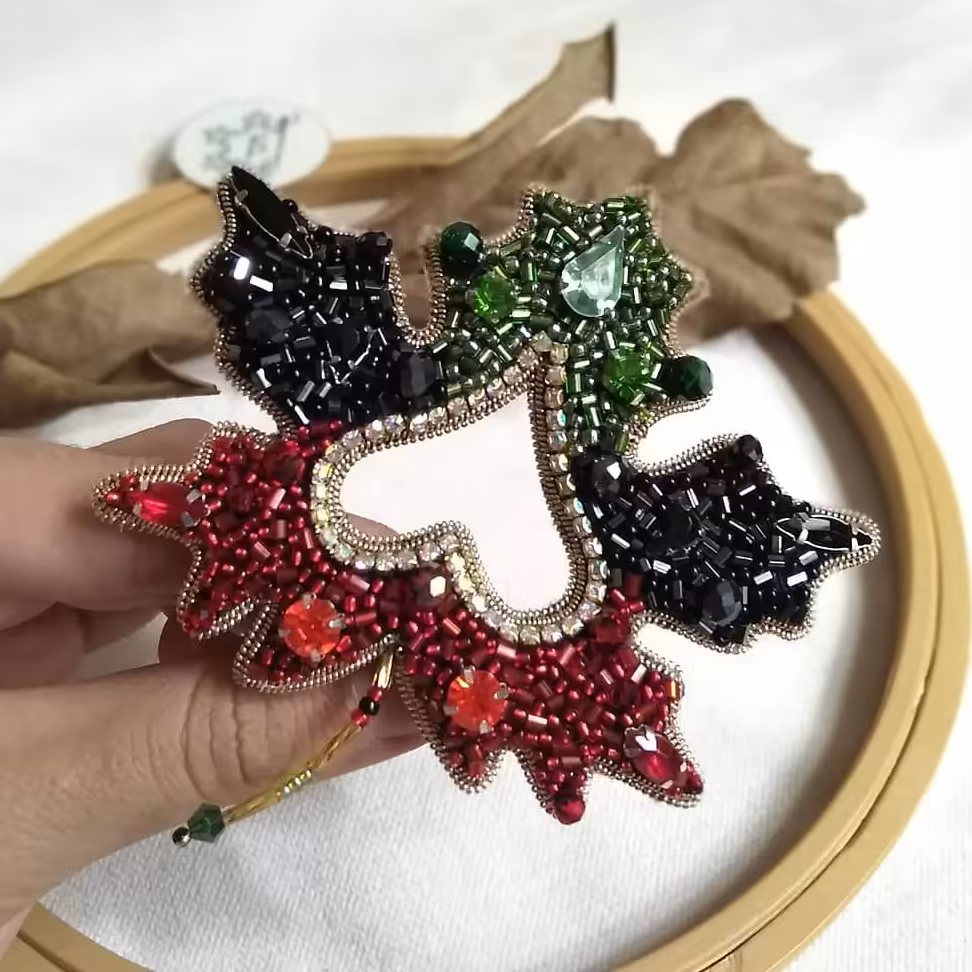 سنجاقسینه  برگ جواهردوزی