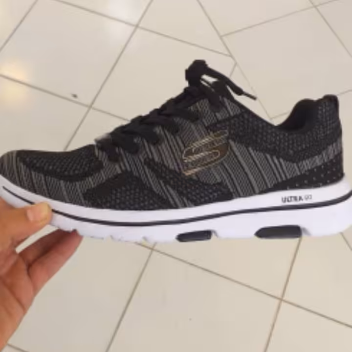 اسپورت اسکیچرز