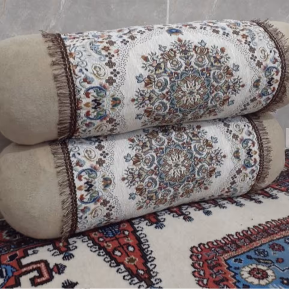 پشتی گرد کرم سنتی جنس مخمل شانل 1عدد.پشتی لوله ای.پشتی قلقلی سنتی(پس کرایه)