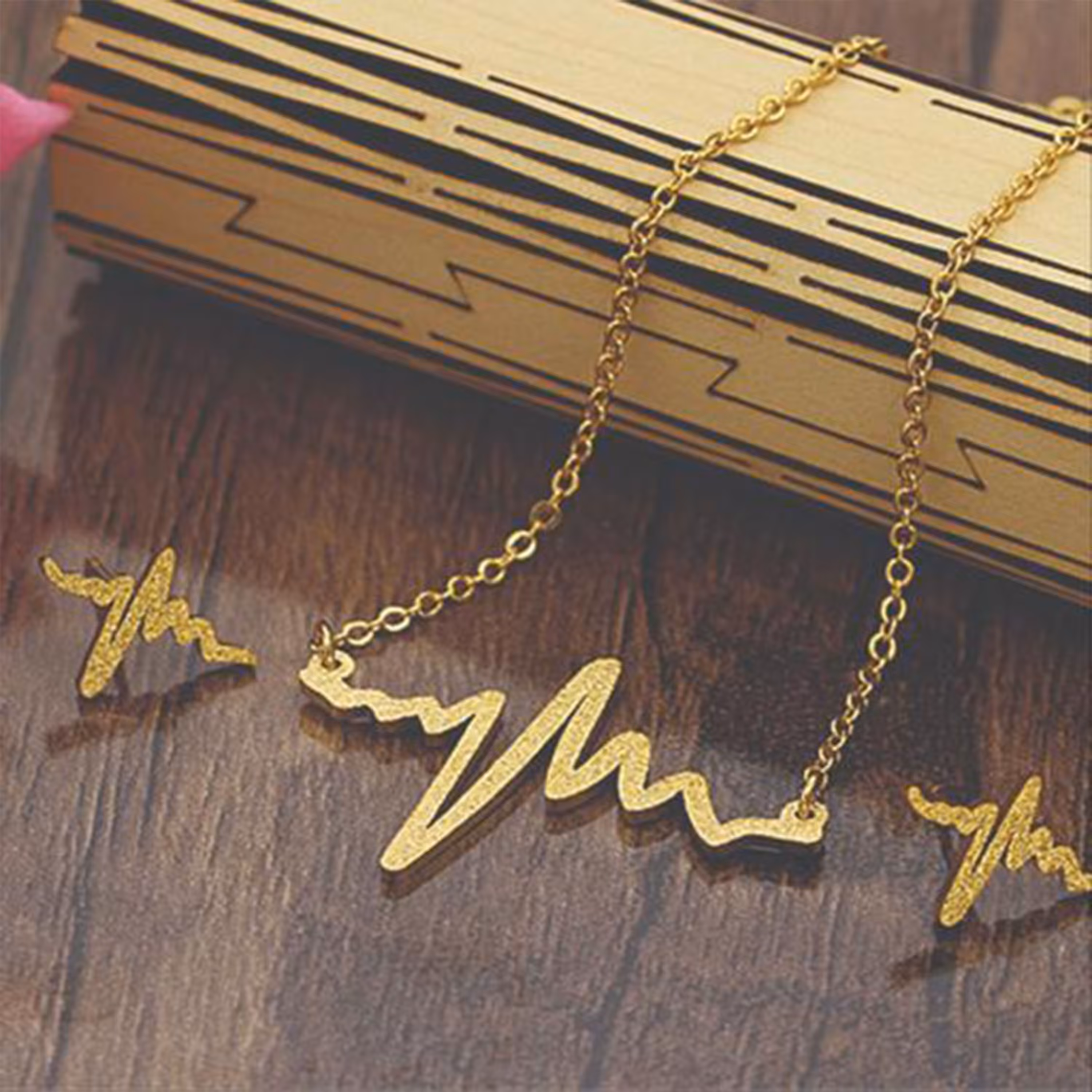 نیم ست زنانه مدل ضربان 