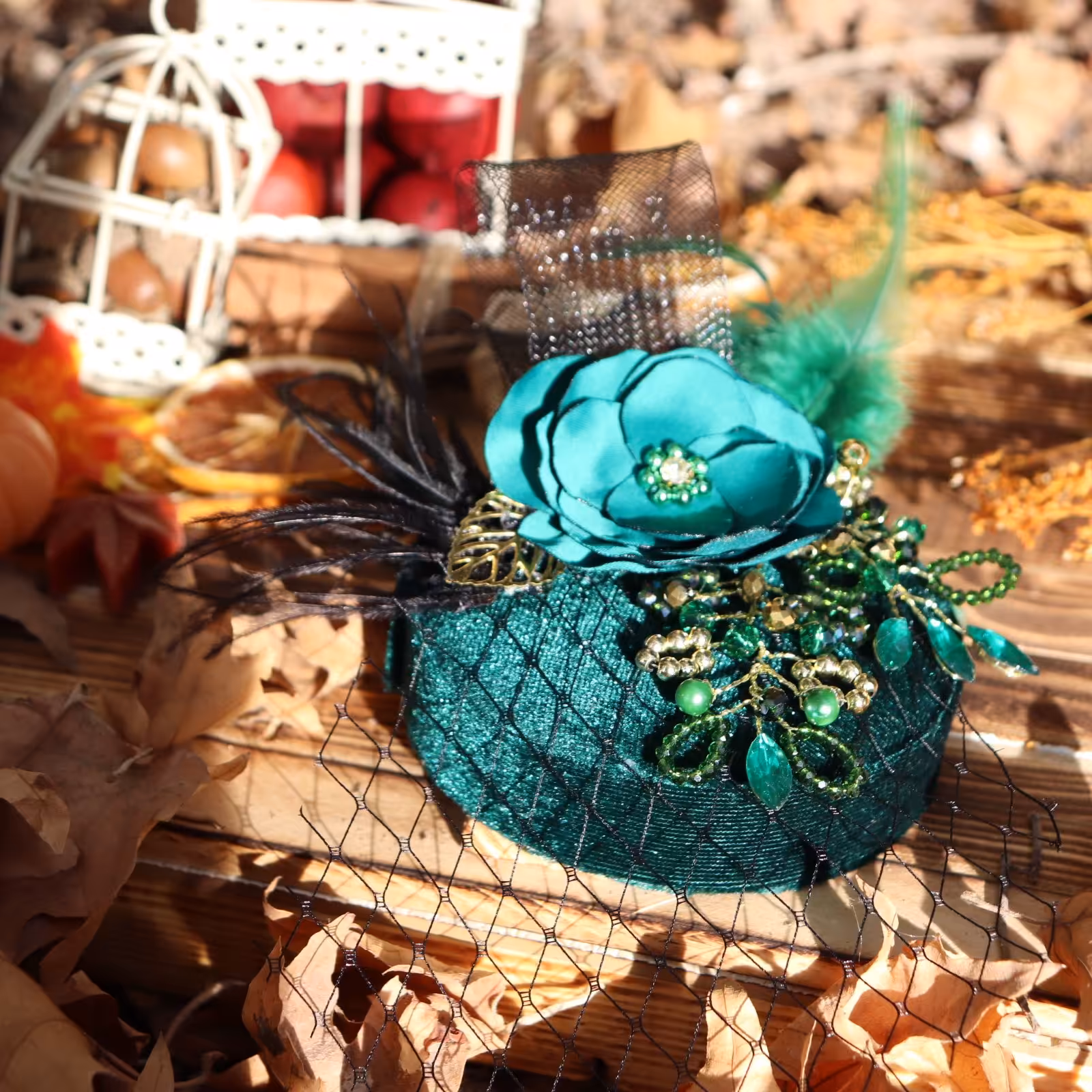 کاپکلاه مخمل سبز یلدایی با گل دستساز ساتن