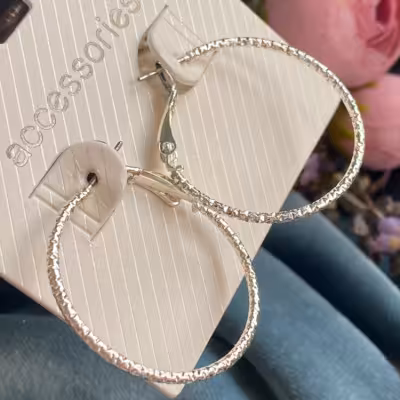 گوشواره مجلسی وارداتی گوشواره زنانه و دخترانه بینظیر برای کادو تولد