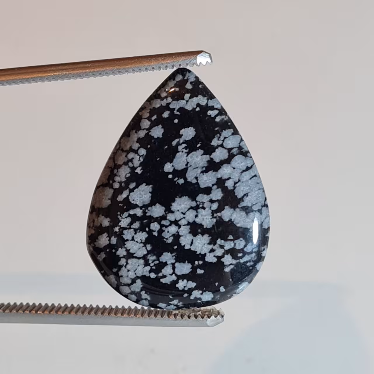 نگین ابسیدین دونه برفی سیاه طبیعی اشکی 5693