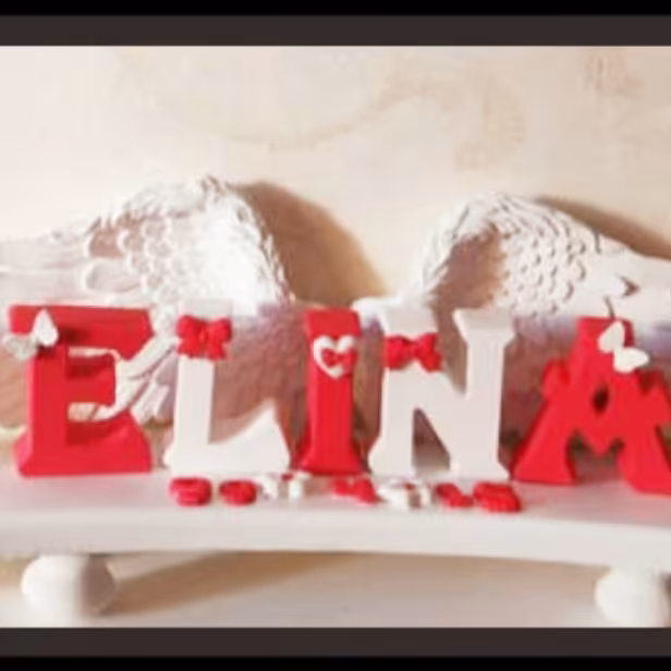 استند اسم ،اسم زوج،استند اسم مکعبی و...وزن 500  رنگ دلخواه جنس پودر سنگ هنری