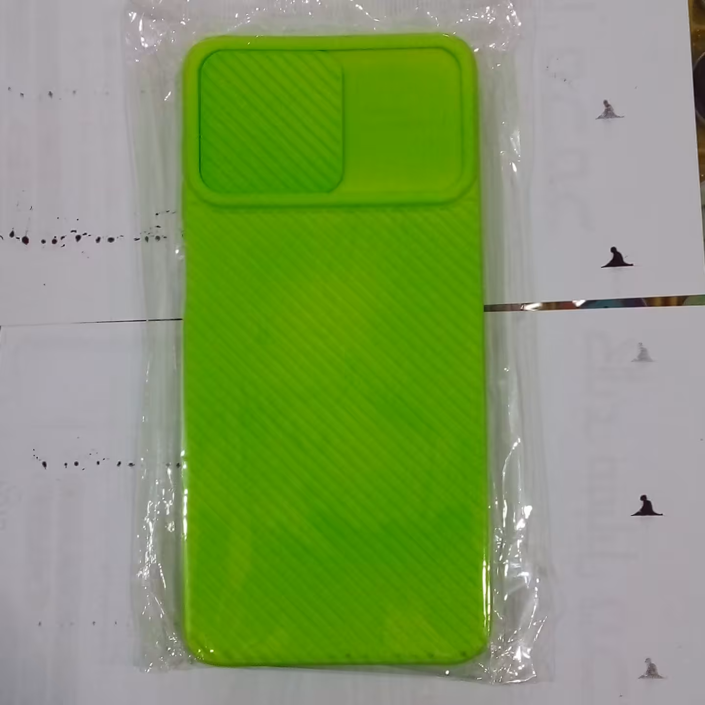 گارد سیلیکونی محافظ لنزدار کشویی مقاوم مدل A12 سری اول