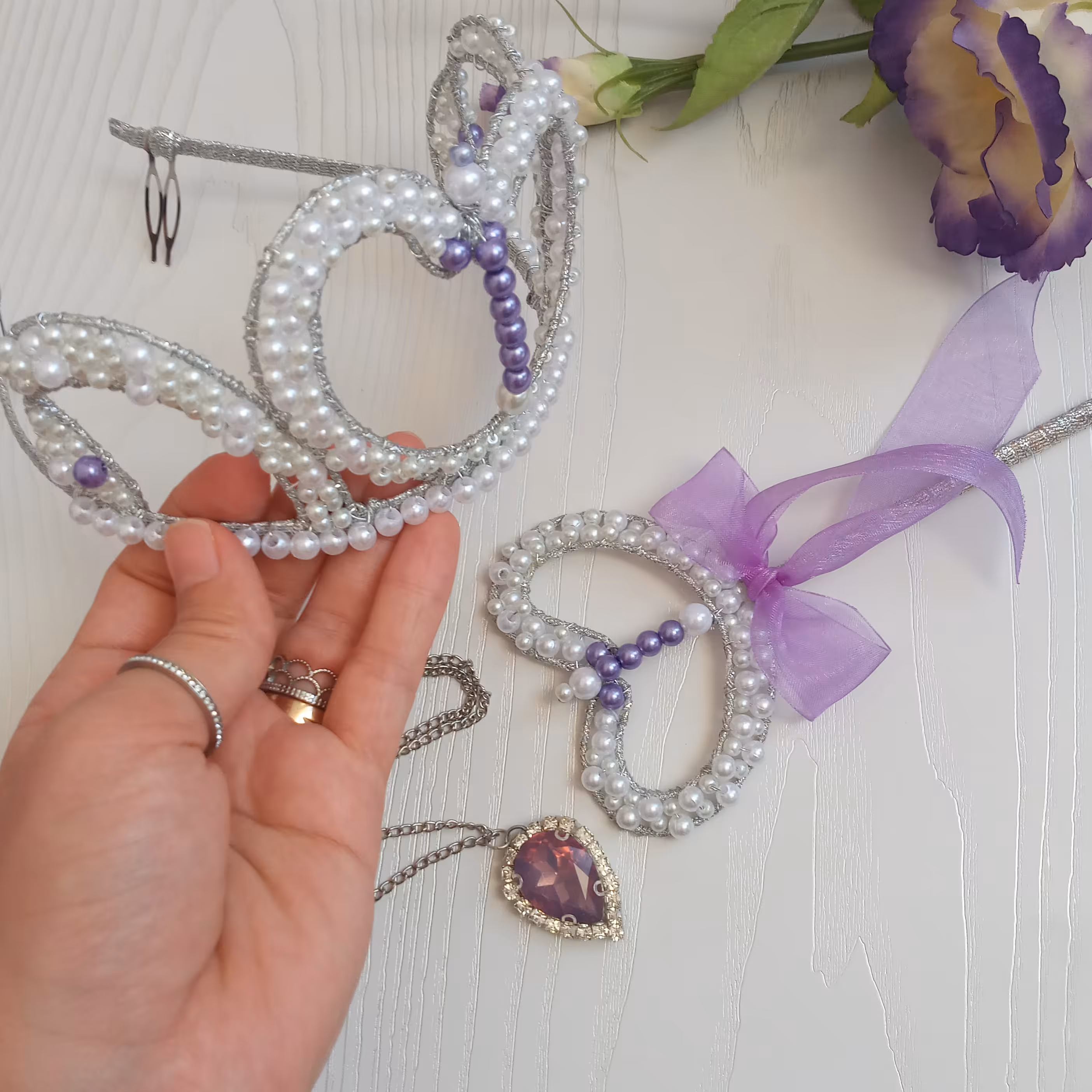 ست تاج وچوبدستی وگردنبند سوفیا مناسب تم تولد و عکاسی