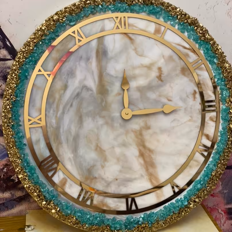 ساعت دیواری رزینی لوکس سبز ملیح