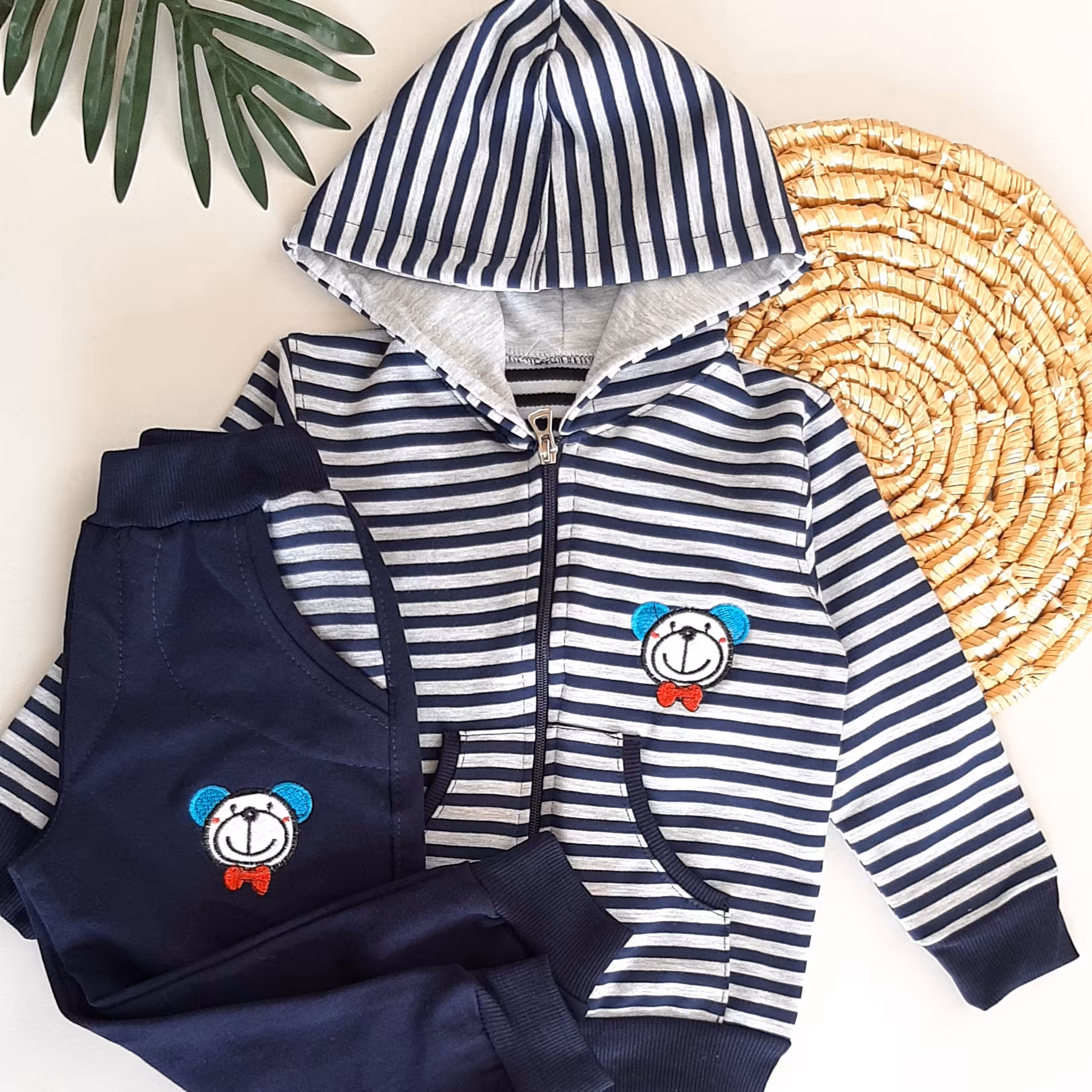 ست سوییشرت شلوار  اسپرت جنس دورس پنبه  سه نخ(سنگین) مناسب 2 سال تا 5 سال