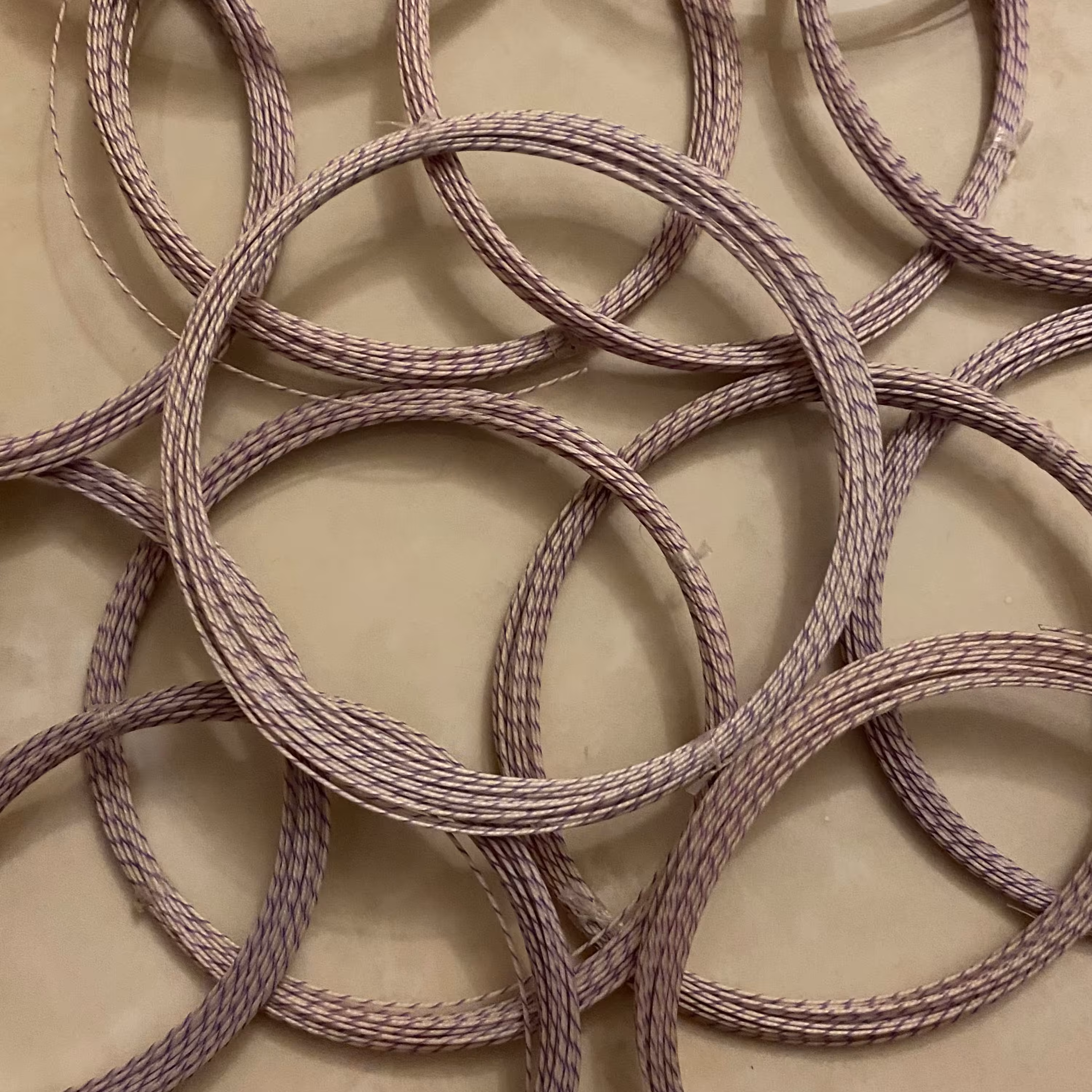 زه راکت بدمینتون سیم بدمینتون زه تنیس سفید بنفش