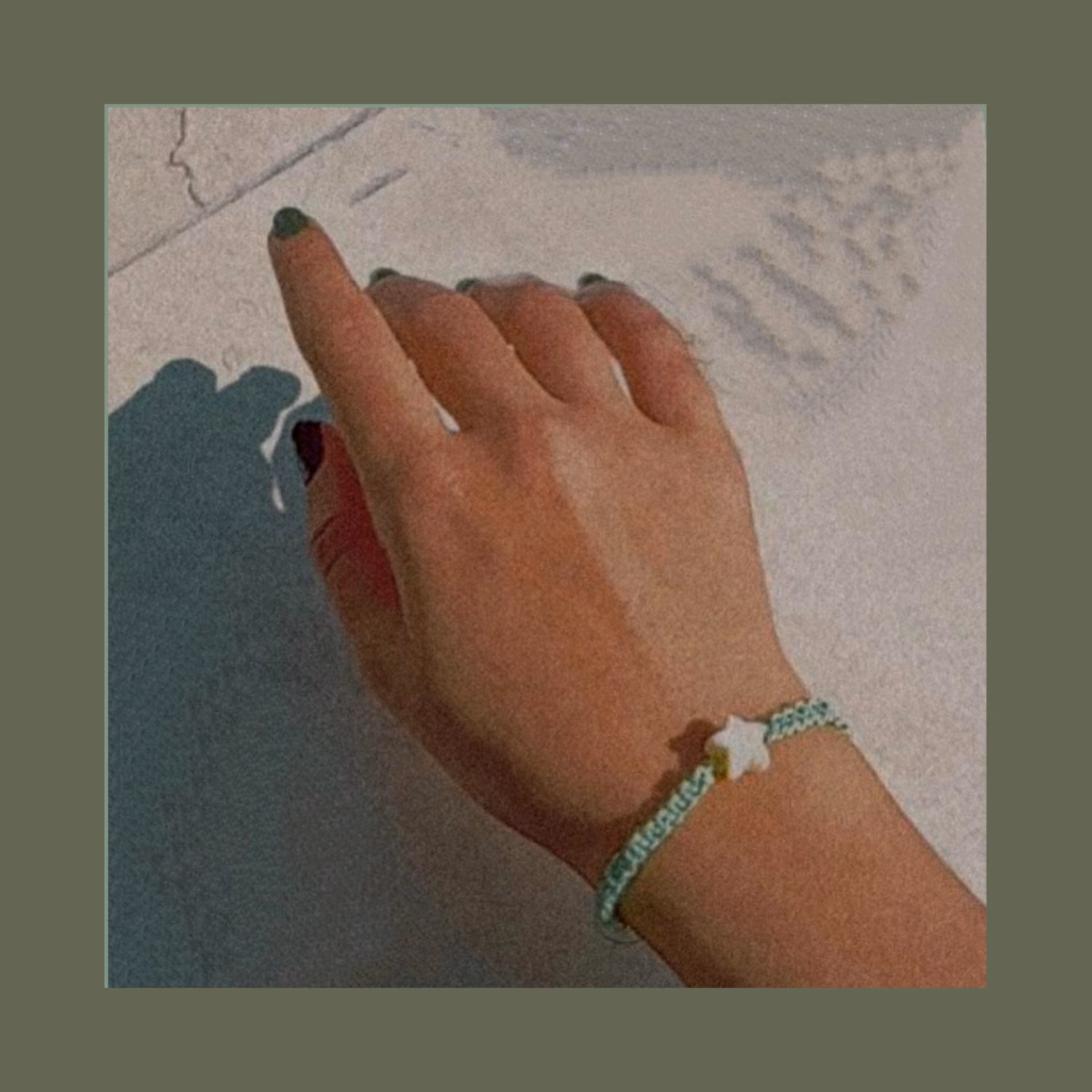 دستبند نخی ستاره ای