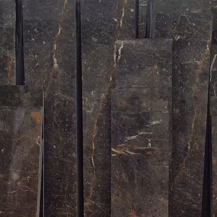 سنگ مشکی گلدن بلک سنگ مرمریت مشکی سنگ راه پله سنگ دونه طلایی دار