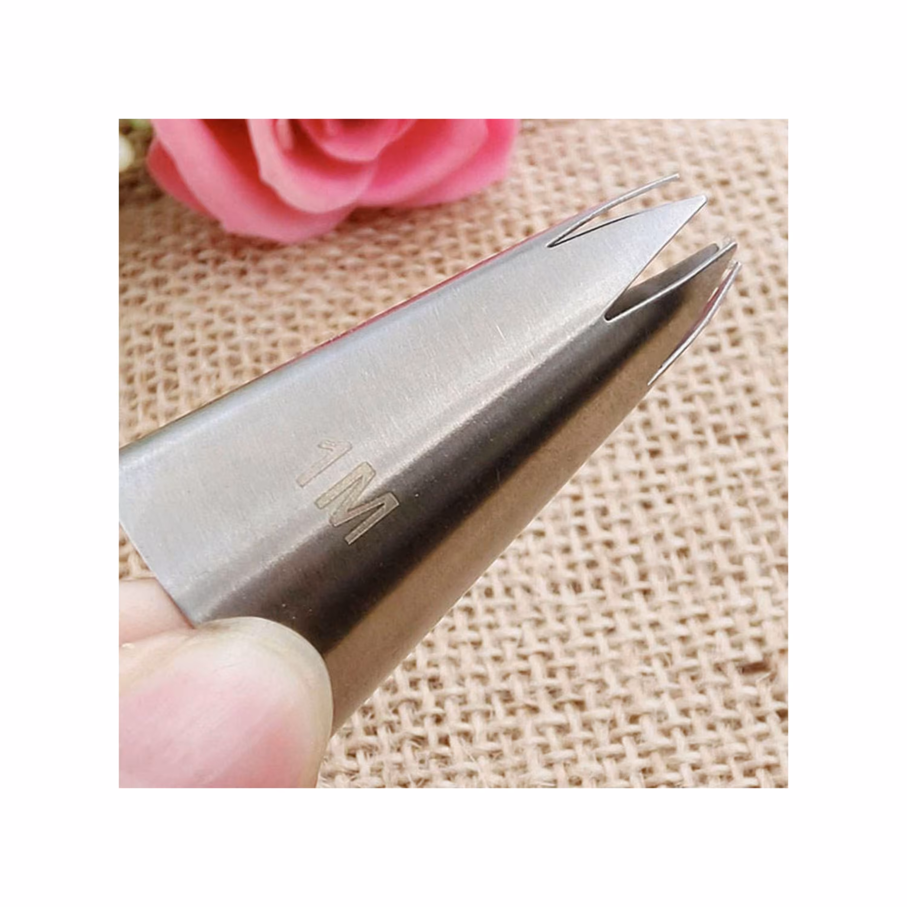 ماسوره خارجی شیرینی پزی خاری مدل شکوفه کد 1M طرح گل شکوفه خامه