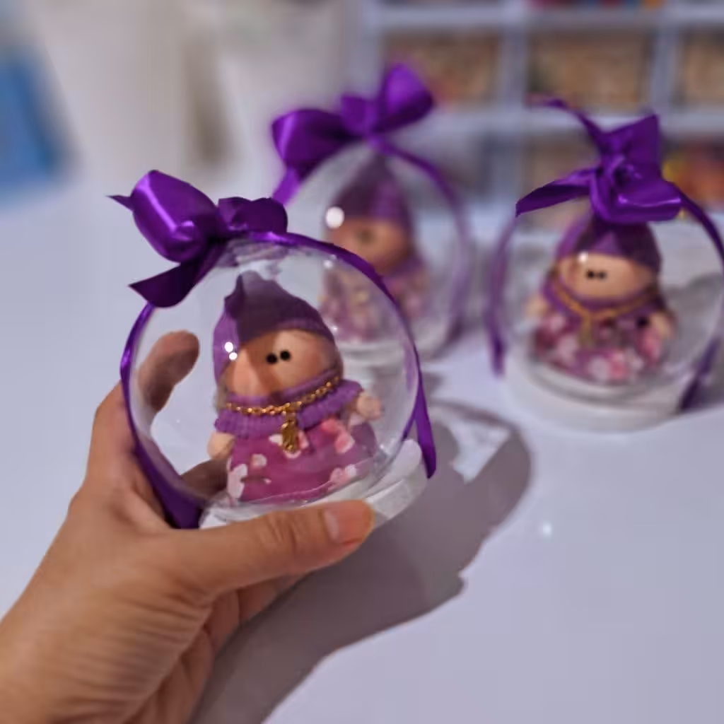 عروسک  8 سانتی فسقلی با حباب شیشه ای 