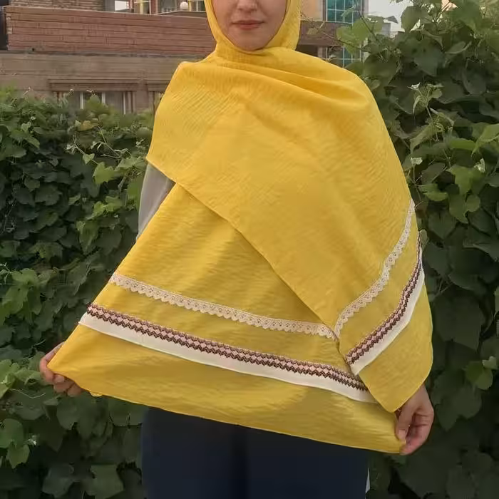 شال 

طول حدود دو متر، عرض حدود 75 سانتی متر 
.
مناسب 4 فصل
.
ایستایی مناسب روی سر
.

.
عکس بدون افکت می باشد.