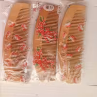 شانه چوبی در چند شکل و مدل