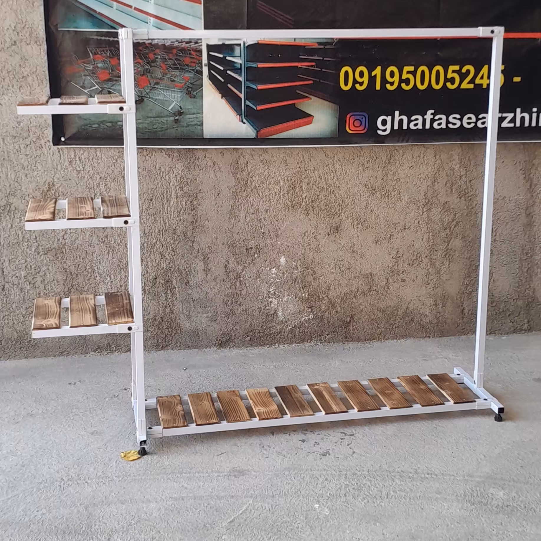 رگال طبقاتی دارای 4طبقه در زنگ های سفید، طلایی و مشکی هزینه ارسال پس کرایه و به عهده مشتری