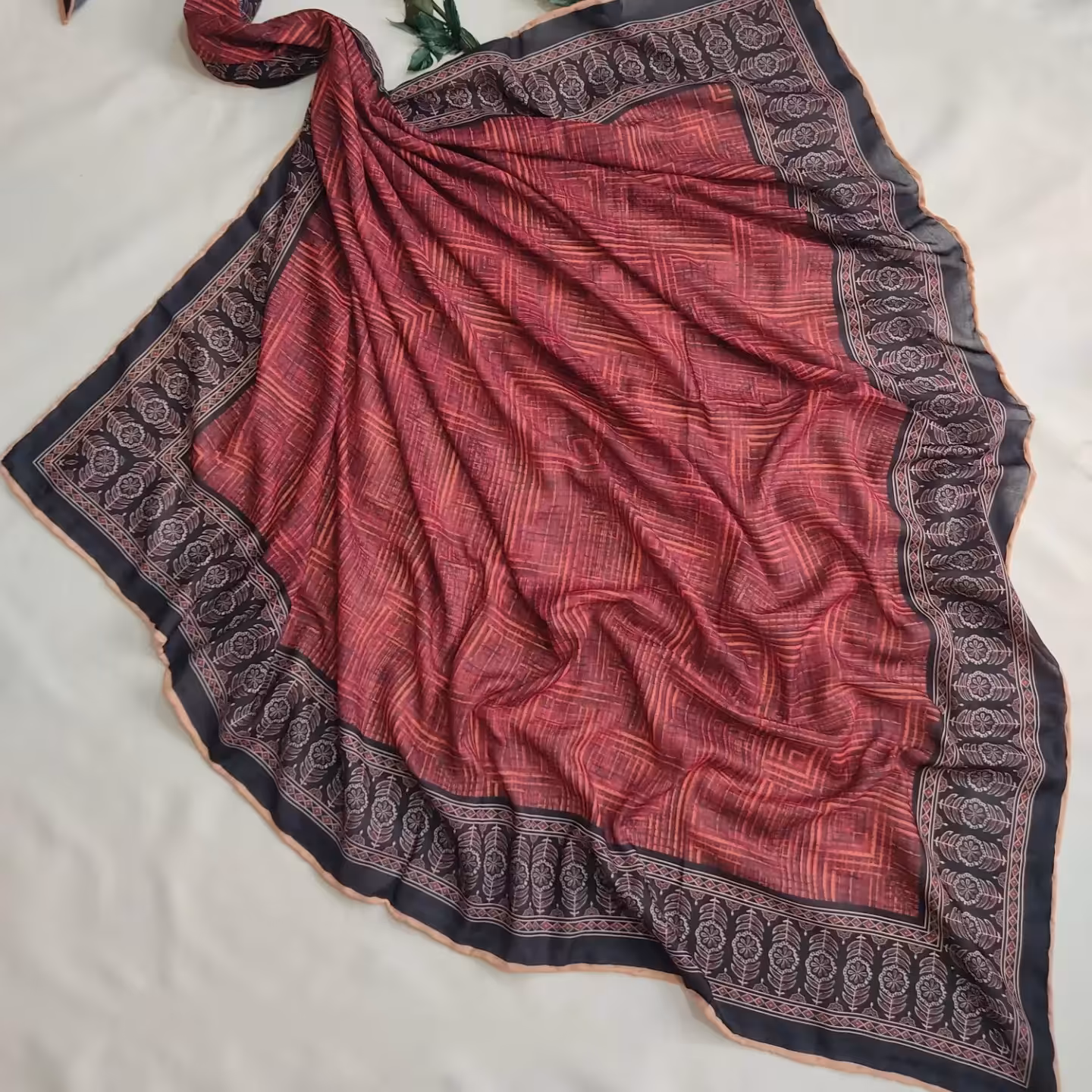 روسری نخ کریستال  