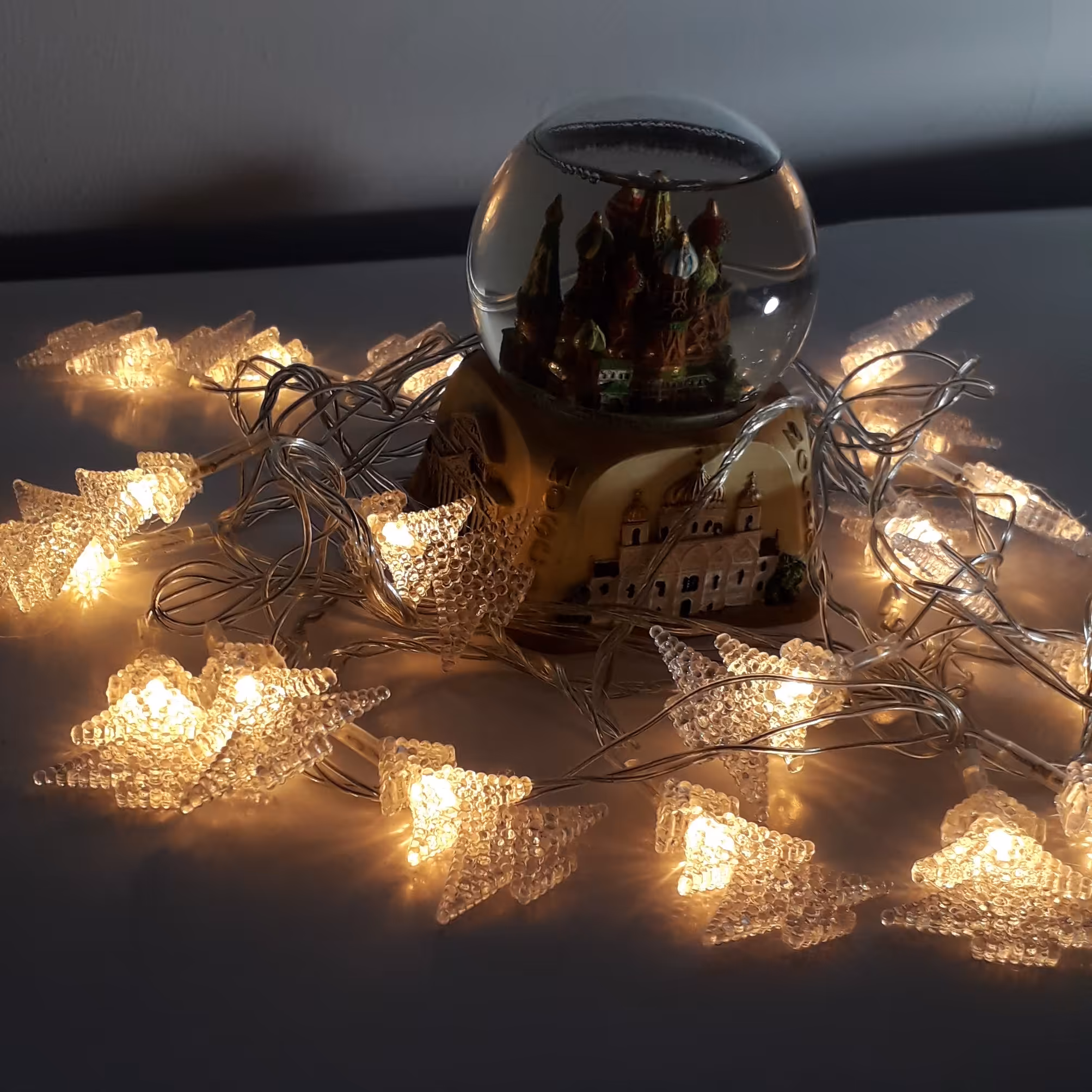 ریسه LEd طرح کاج برفی
دارای 20 لامپ LED
متراژ 4m
رنگ آفتابی