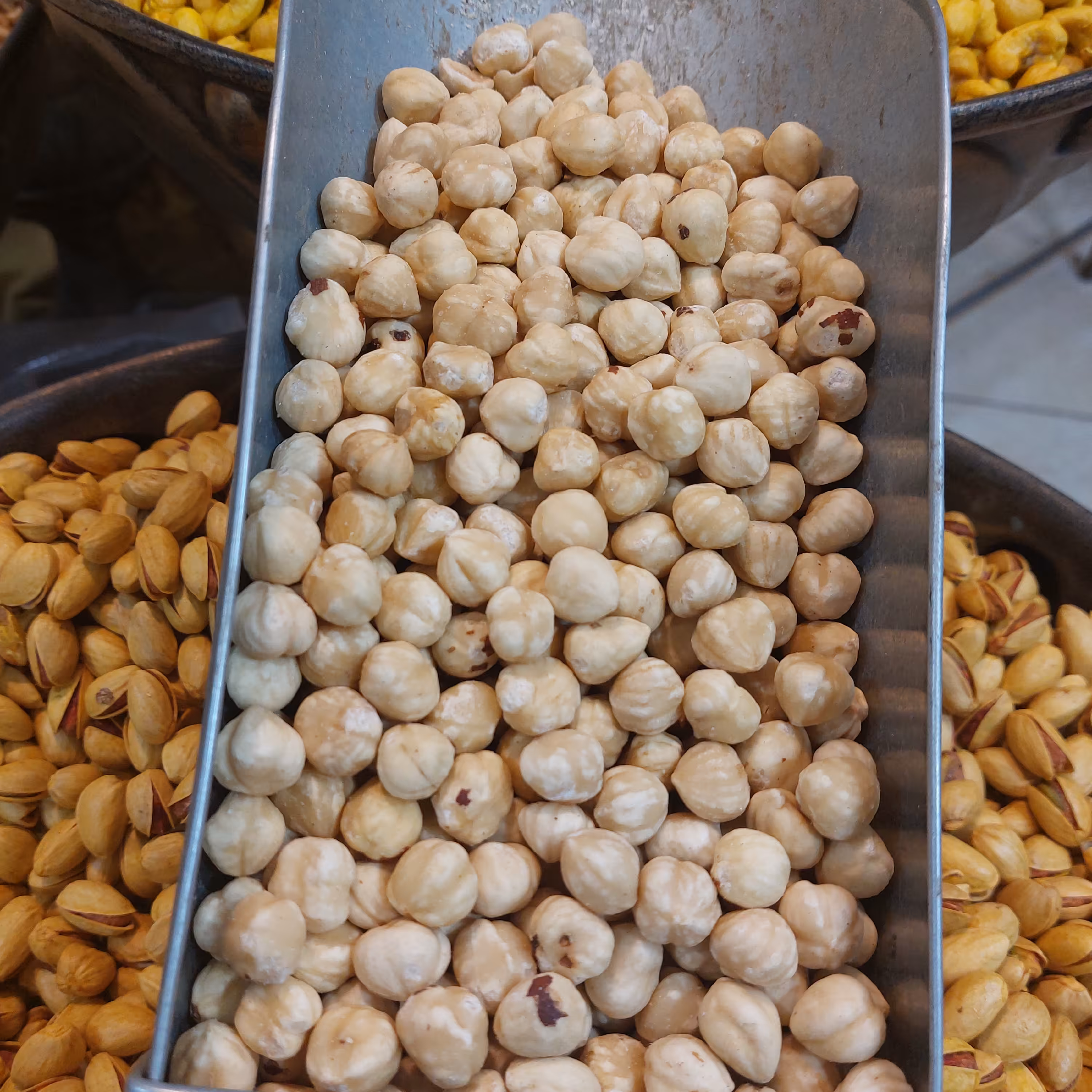 مغز فندق اعلاء 300 گرمی آجیل و خشکبار شفیعی 