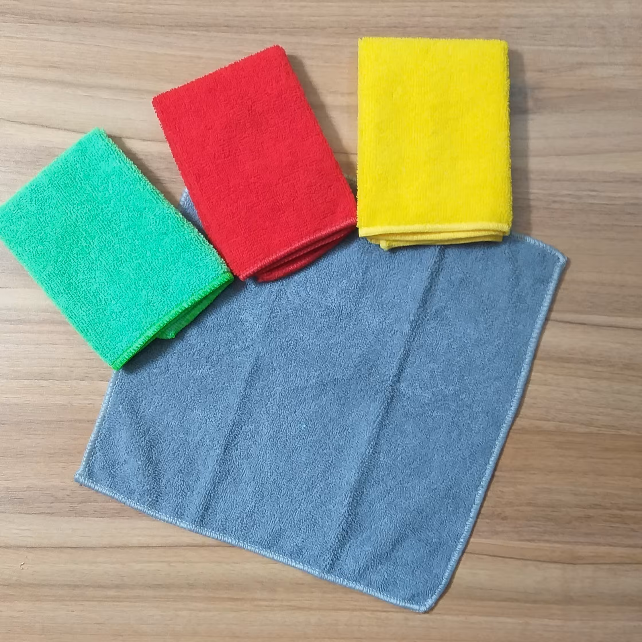 پک دستمال نرم میکرو 30 درصد با قدرت ابگیری فوق العاده و رنگ های جذاب در ابعاد 30×30