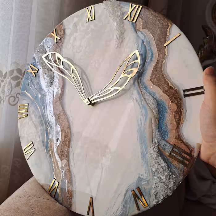 ساعت دیواری رزینی طرح روسی قطر 40 سانت